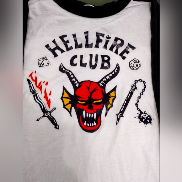 Stranger Things Mens Raglan Hellfire Club T-shirt - Picture 3 of 9